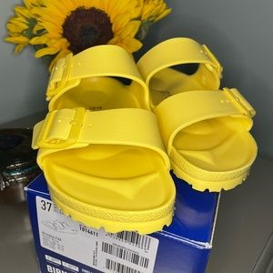 *NEW Birkenstock Sandals*